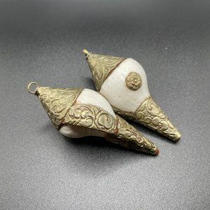 Vintage sea snail decor